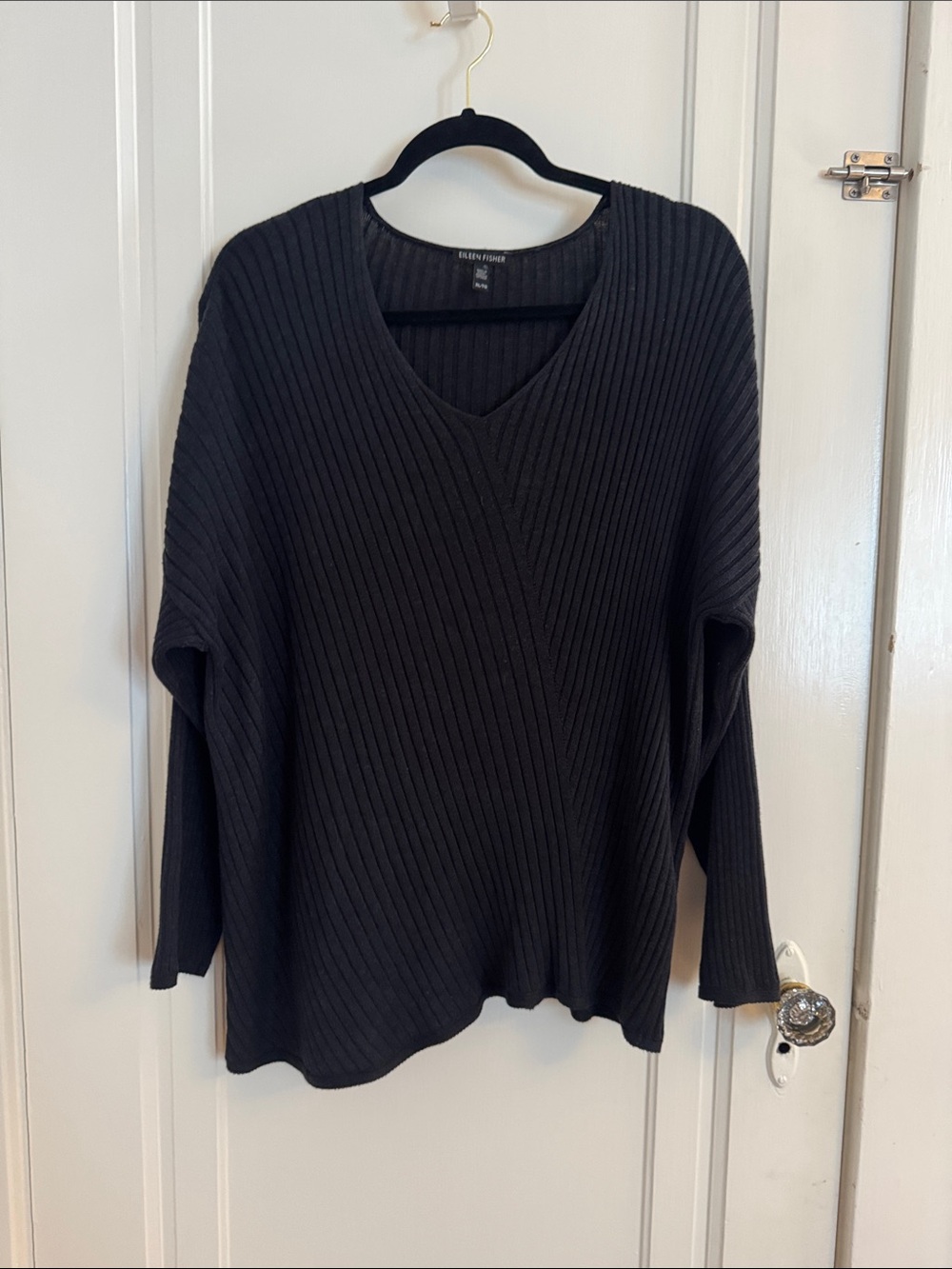 EILEEN FISHER Black Silk Blend Ribbed V-Neck Assymeteical hem Pullover Sweater